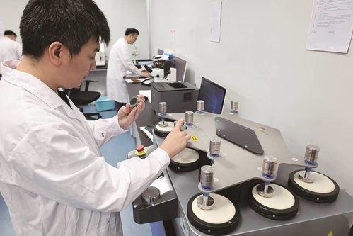 實驗室質(zhì)檢員 絲絲入心 為紡服繪就質(zhì)量 畫像